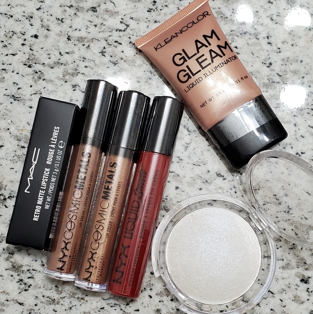 Makeup Bundle - Picture 2 of 4
